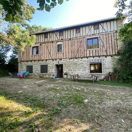 Beautiful Large 4 Bedrooms *