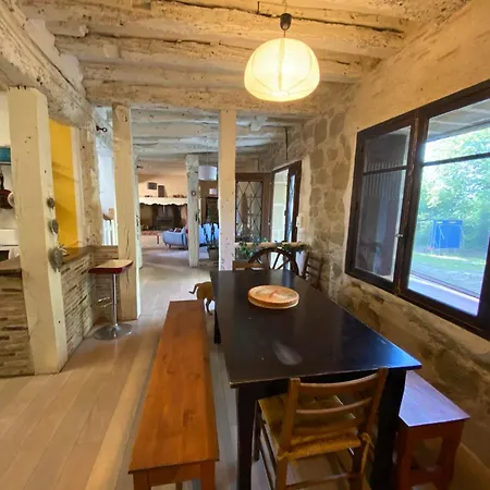 Beautiful Large 4 Bedrooms Nyaraló Teyssode