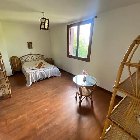 Beautiful Large 4 Bedrooms Nyaraló *